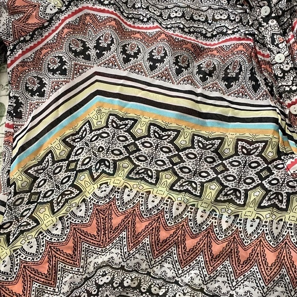 Democracy tunic top, size 1X, multicolored, deep VNeck, half-button slip on. - Picture 6 of 6